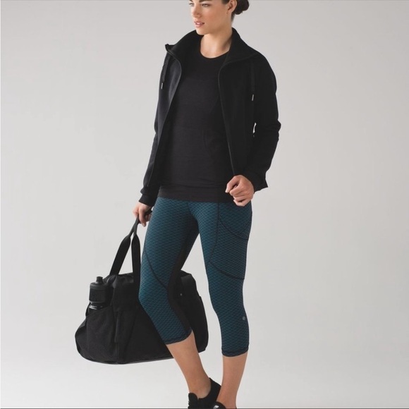 Lululemon Outrun 17" Crop - Picture 1 of 13